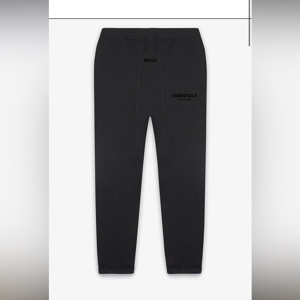 NWTs Essentials Fear Of God Men Stretch Limo Relaxed Sweatpants
MED SIZE